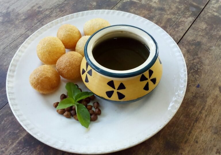 The Panipuri Obsession: Why This 2,000-Year-Old Snack Is Still India’s “National Emotion”